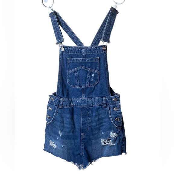 Divided H & M Wm’s Sz 6 Denim Distressed Frayed Jean Overall Bob Shorts - Picture 1 of 6